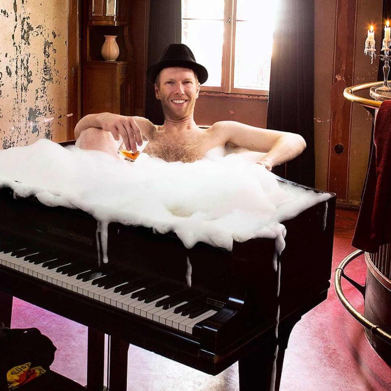 Michael Krebs_badet im Erfolg :-) _ Klavier Kabarett Comedy